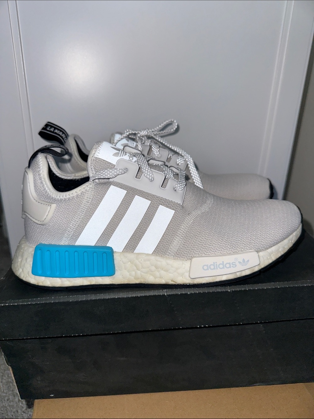 adidas Kids Sneakers in Light Gray with Blue Accent